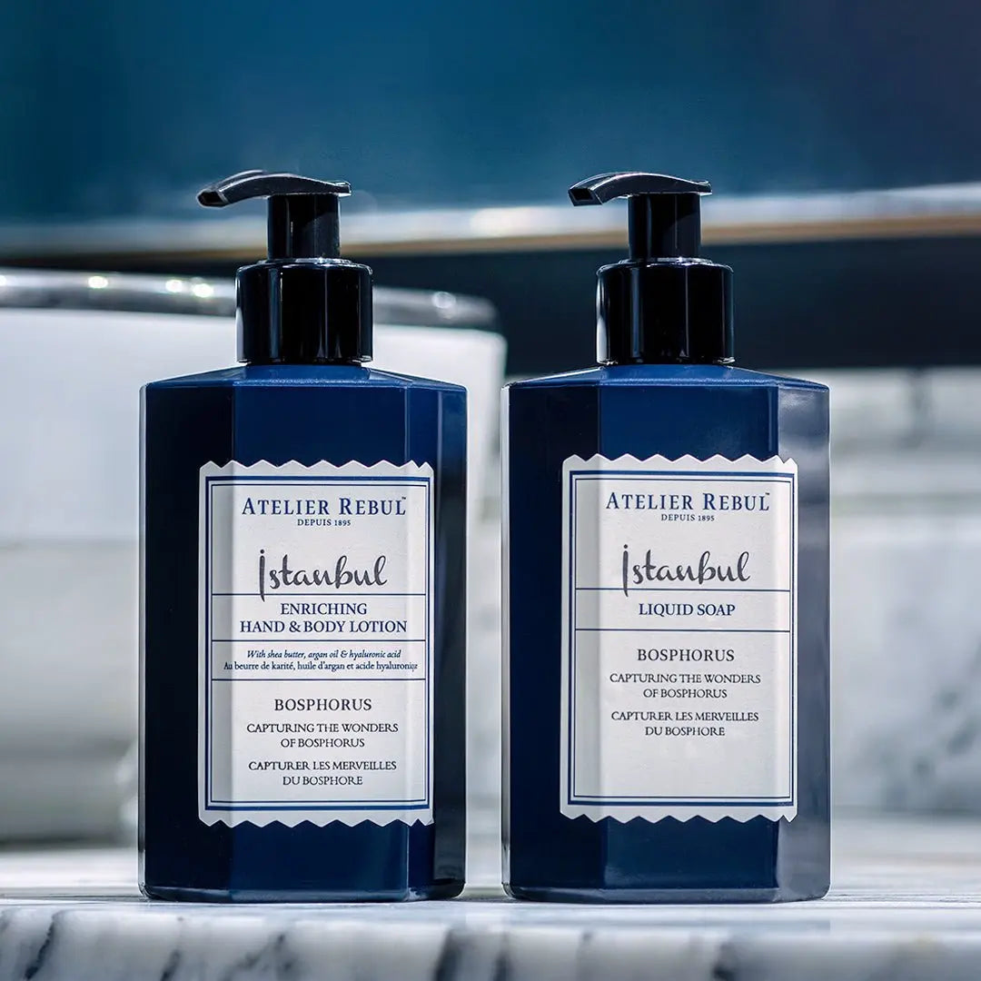 Atelier Rebul Istanbul Bosphorus Hand- & Bodylotion und Flüssigseife – perfektes Duo für edle Pflege und mediterranen Duft im Badezimmer.