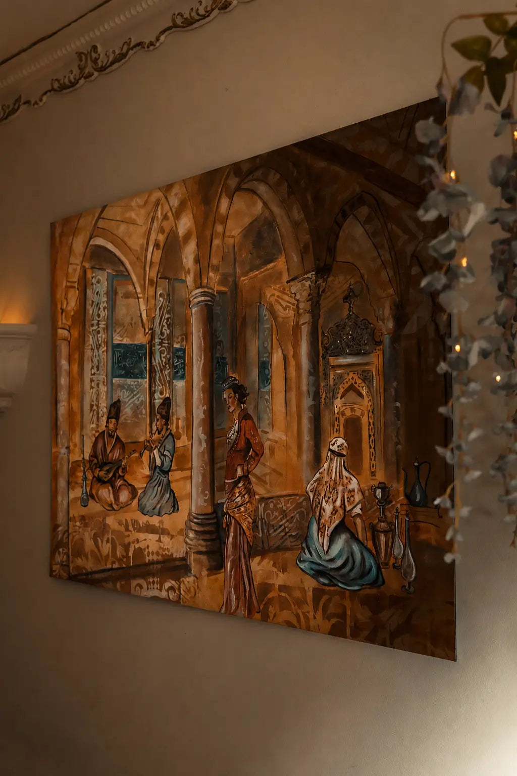 Ein orientalisches Wandbild im Mathilden Hamam München unterstreicht die warme Spa Atmosphäre und den besonderen Charakter eines stilvollen Hamam Erlebnisses.