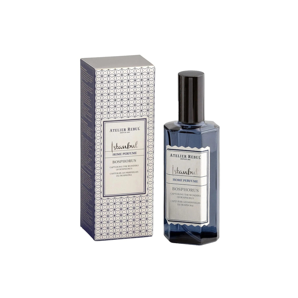 Atelier Rebul Istanbul Bosphorus Raumspray 125 ml im blauen Flakon neben der gemusterten Verpackung vor weißem Hintergrund.