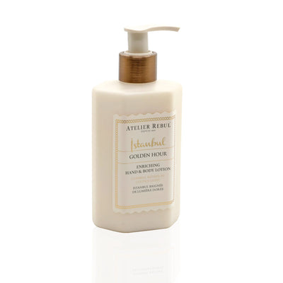 Atelier Rebul Istanbul Golden Hour Hand- und Körperlotion 250 ml in cremefarbener Pumpflasche vor weißem Hintergrund.