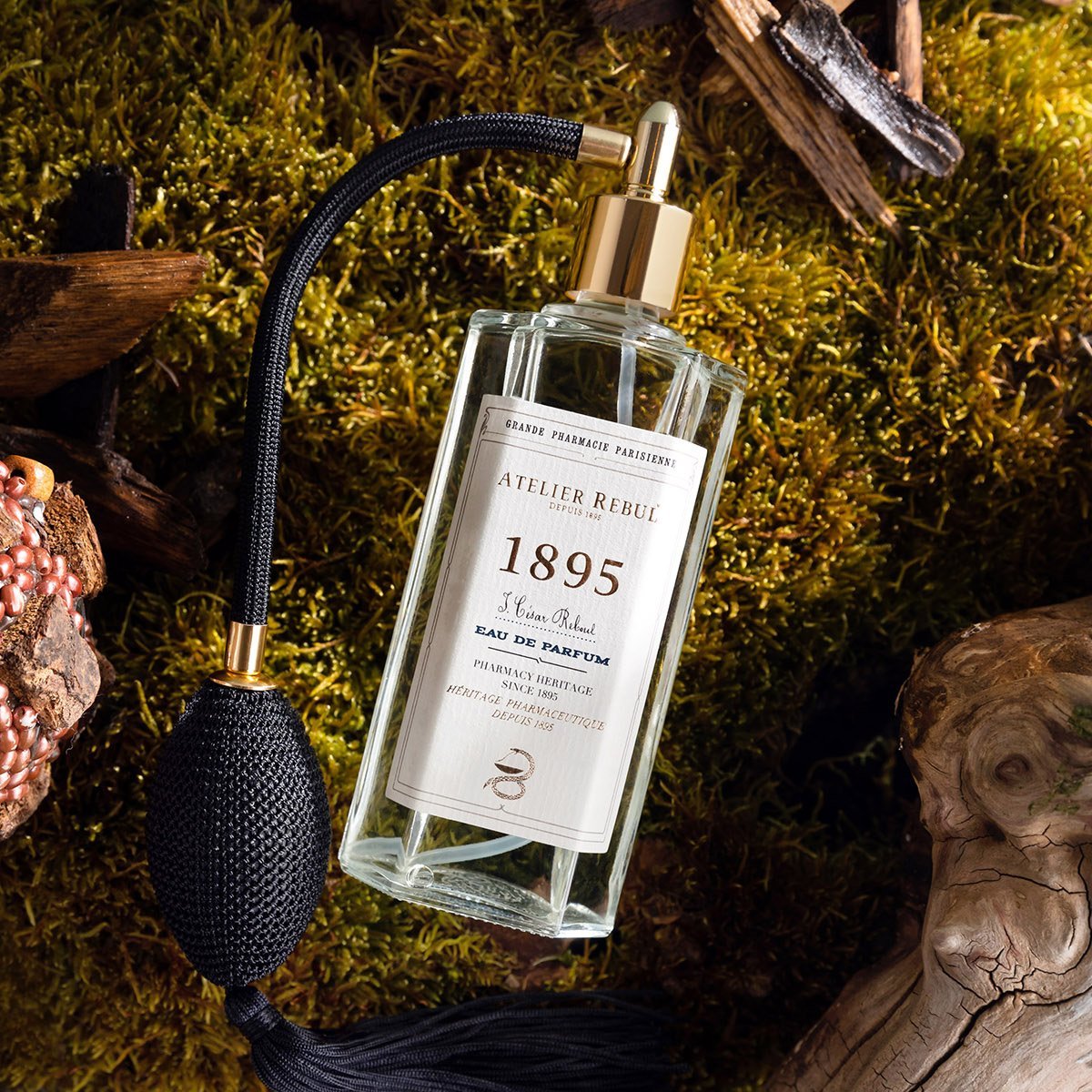 1895 parfum 125ml glasflasche mit pumpspray auf kuenstlichem moos 